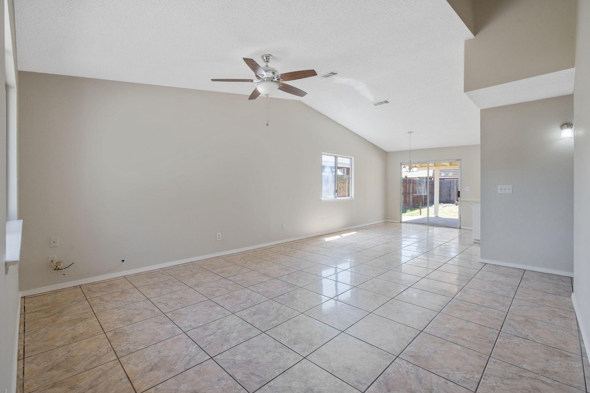 821 W Lark Court