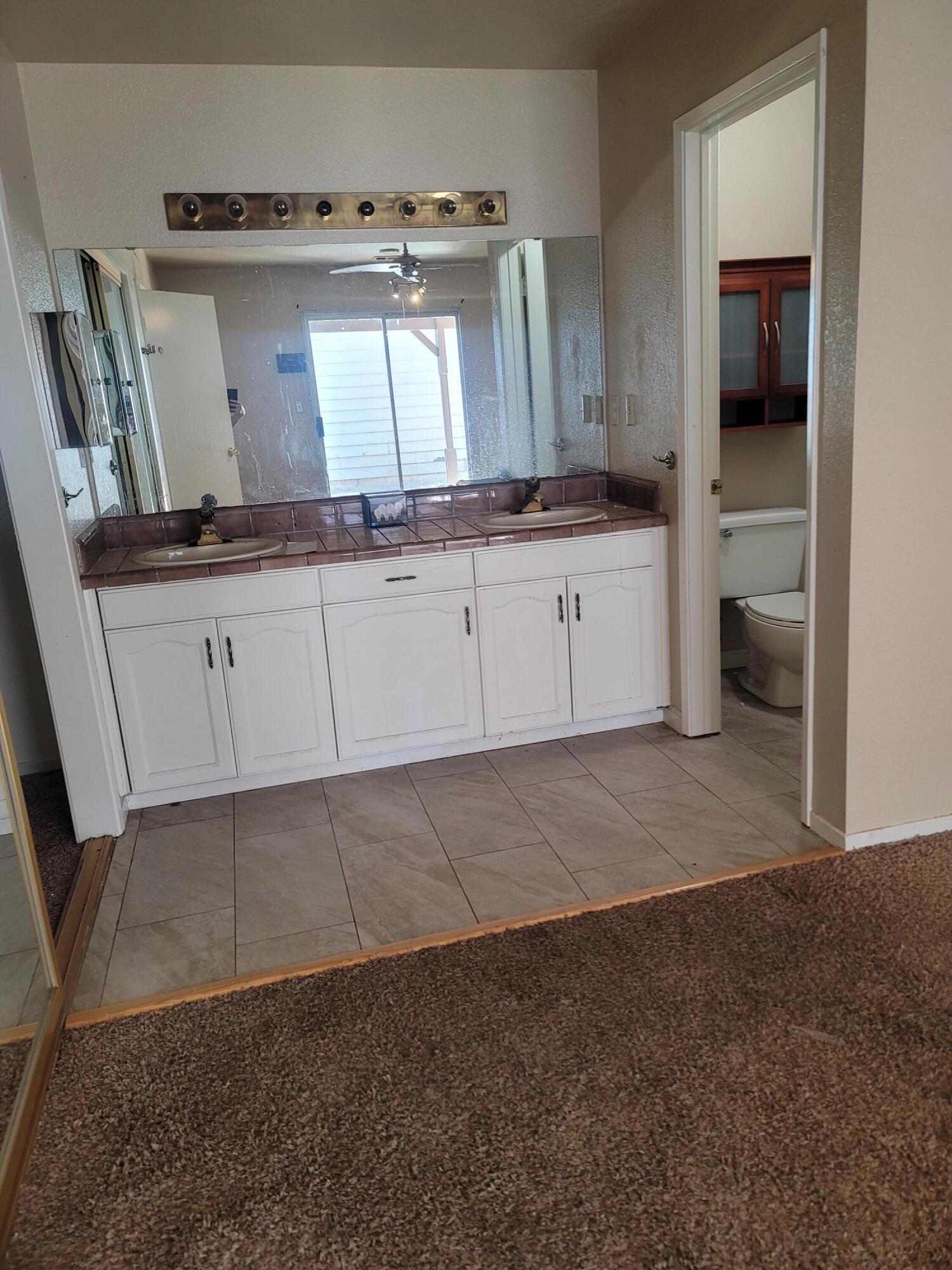 516 N Velie Drive