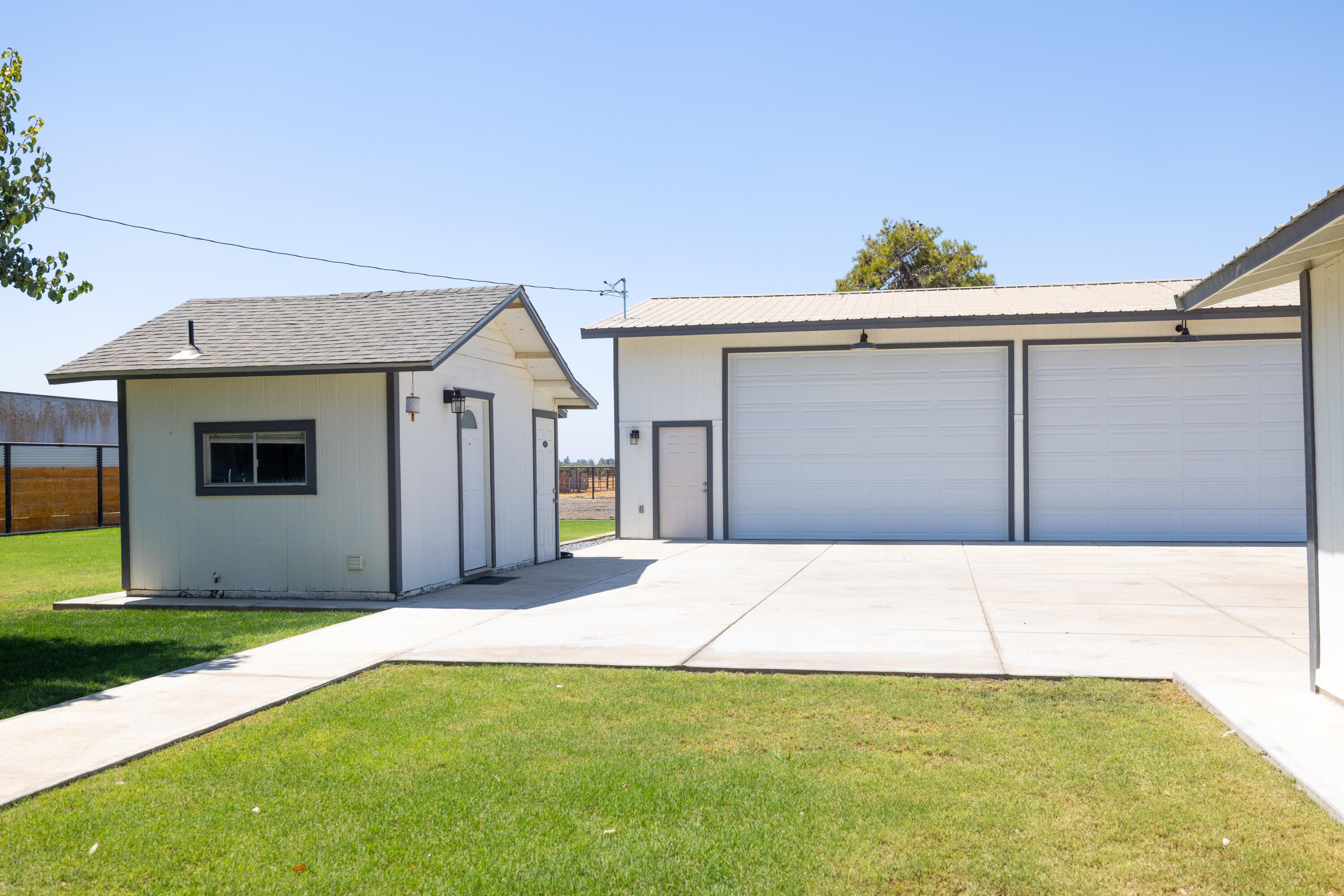 13096 Ave 232