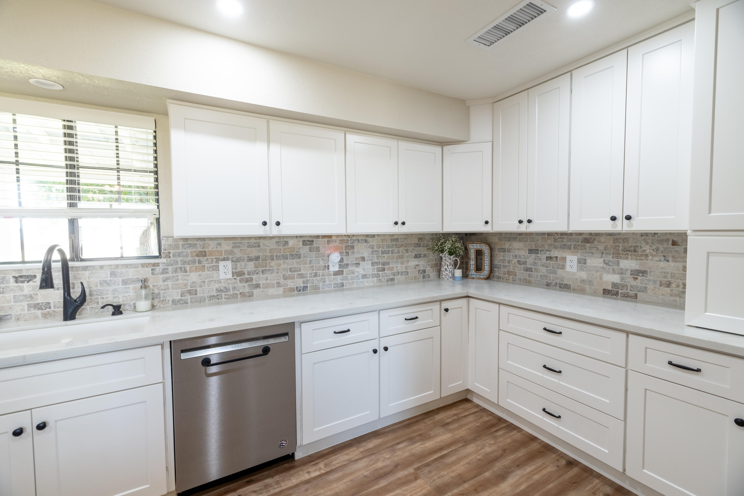 13096 Ave 232