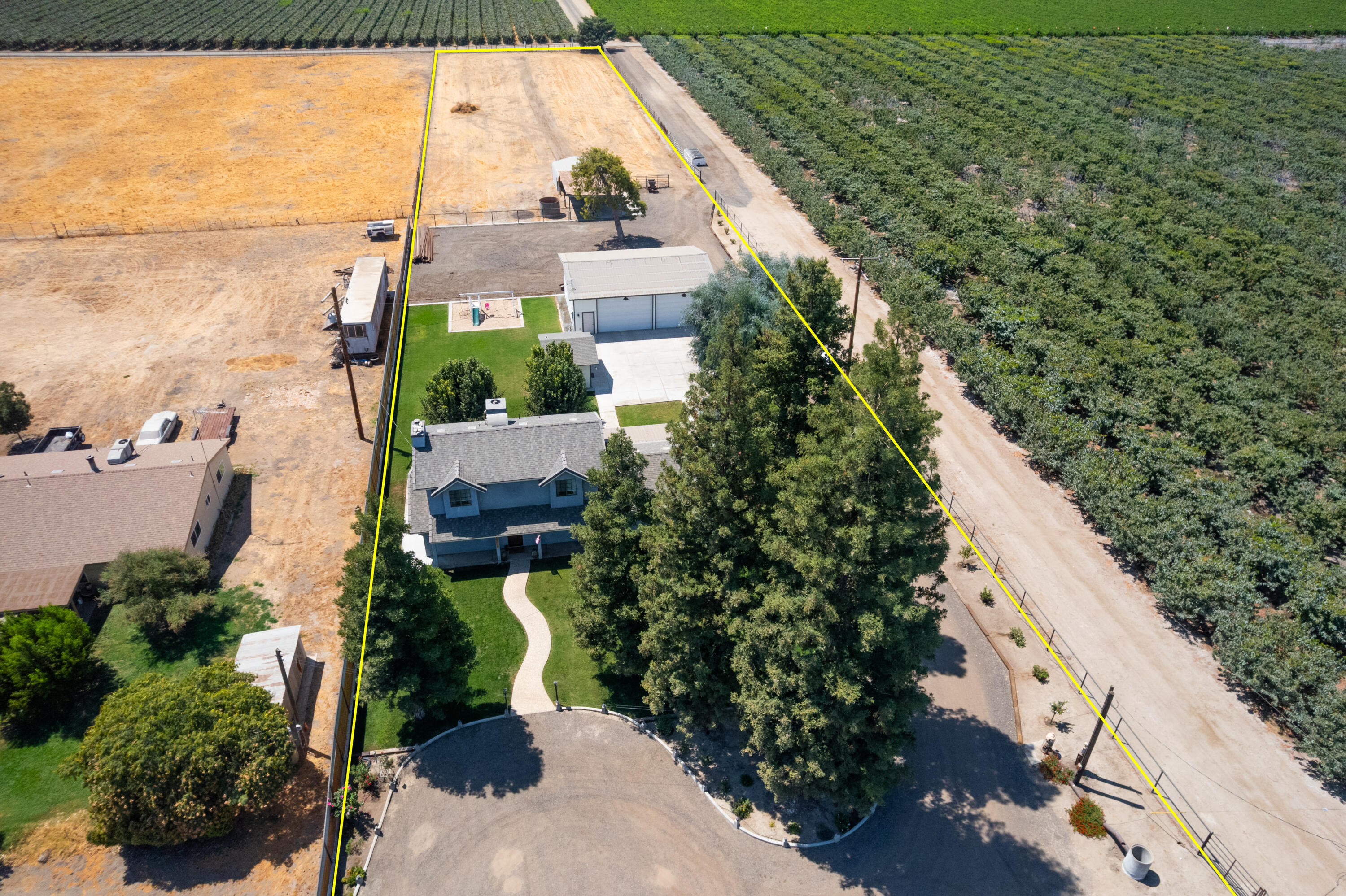13096 Ave 232