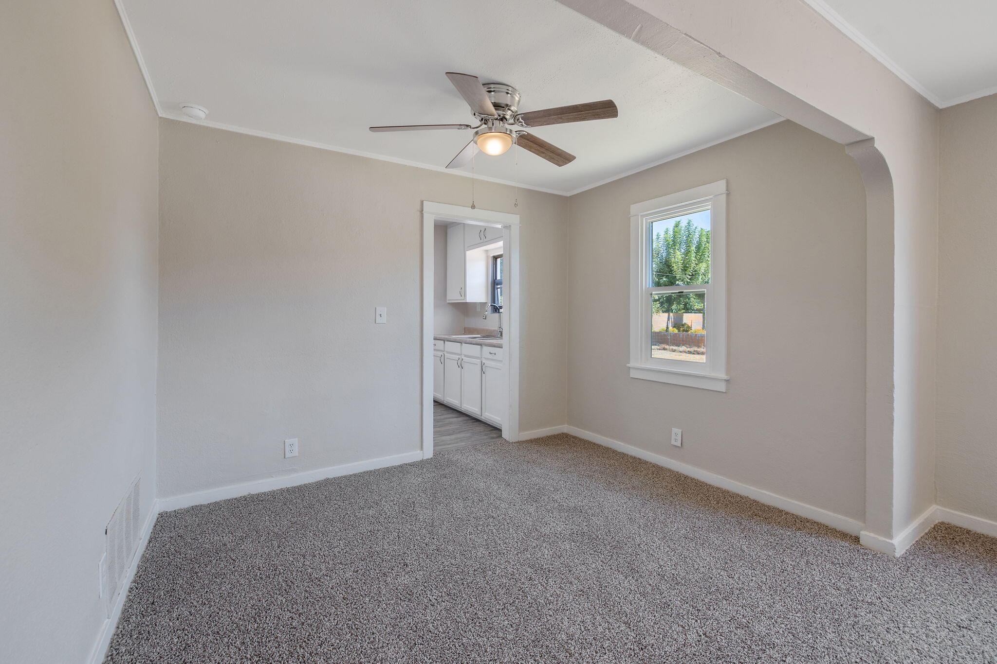 125 N N Hicks Street, A