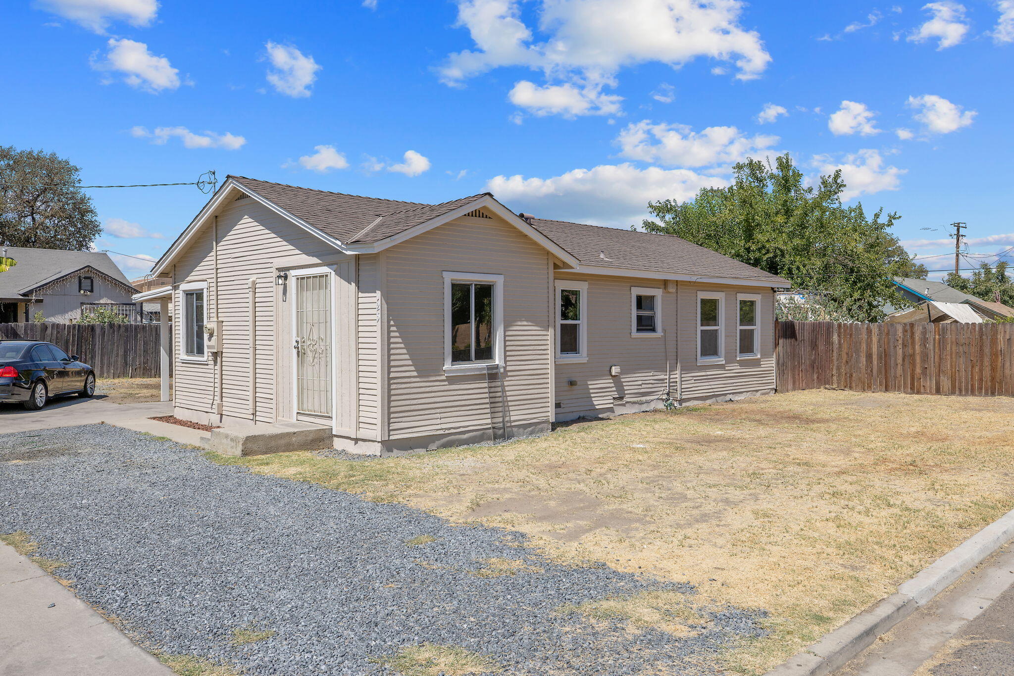 125 N N Hicks Street, A
