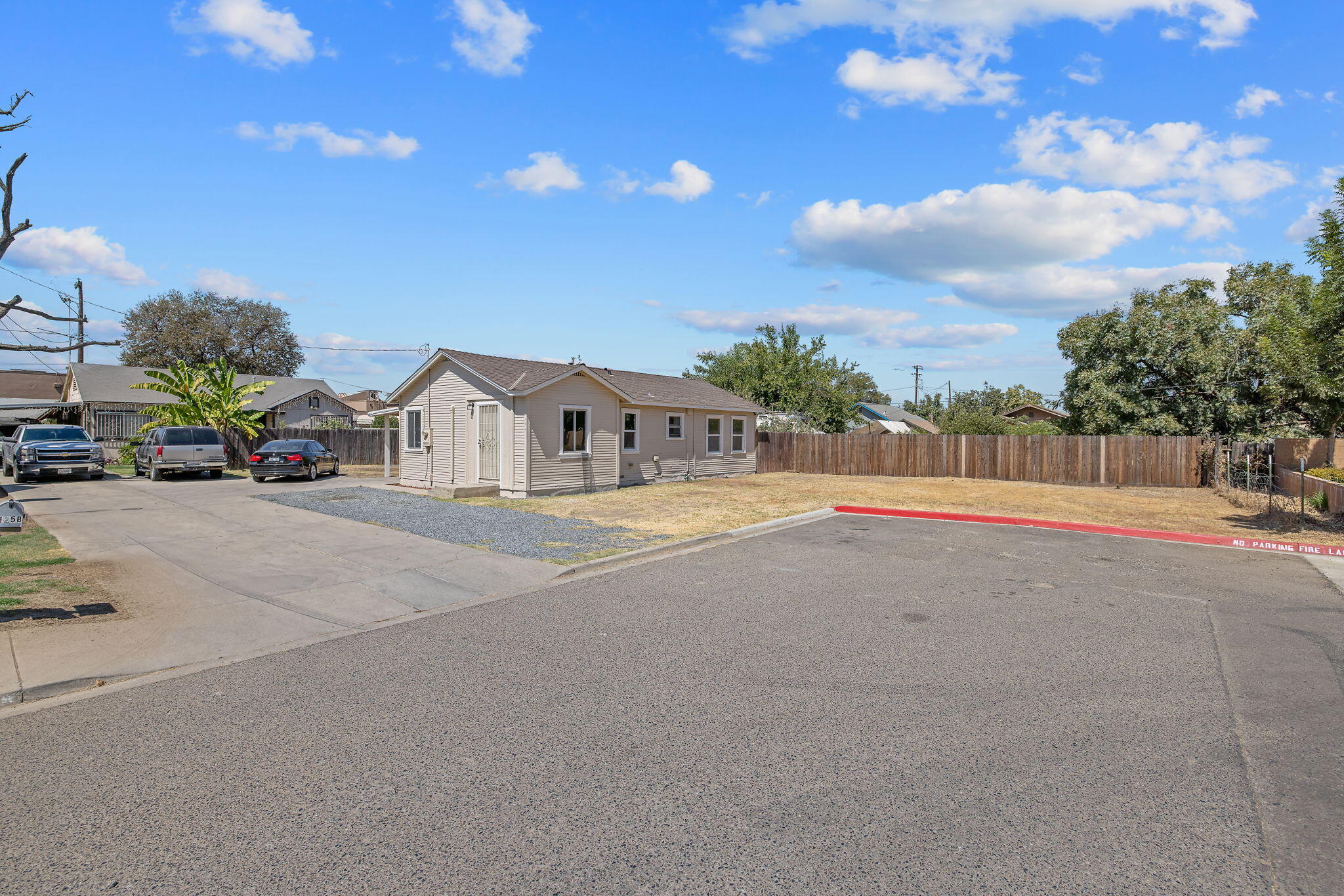 125 N N Hicks Street, A