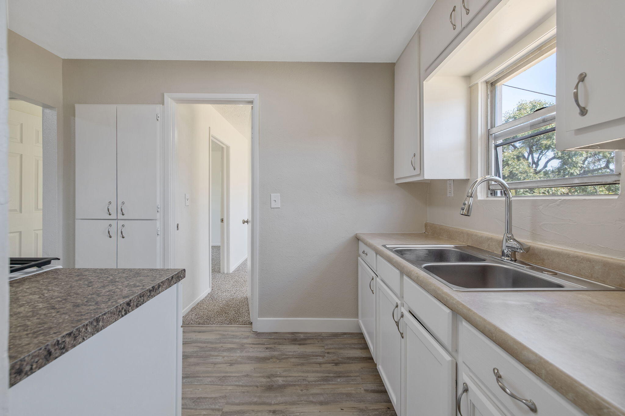 125 N N Hicks Street, A