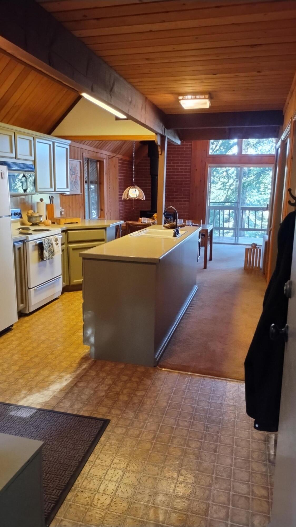 54868 Chinquapin Drive