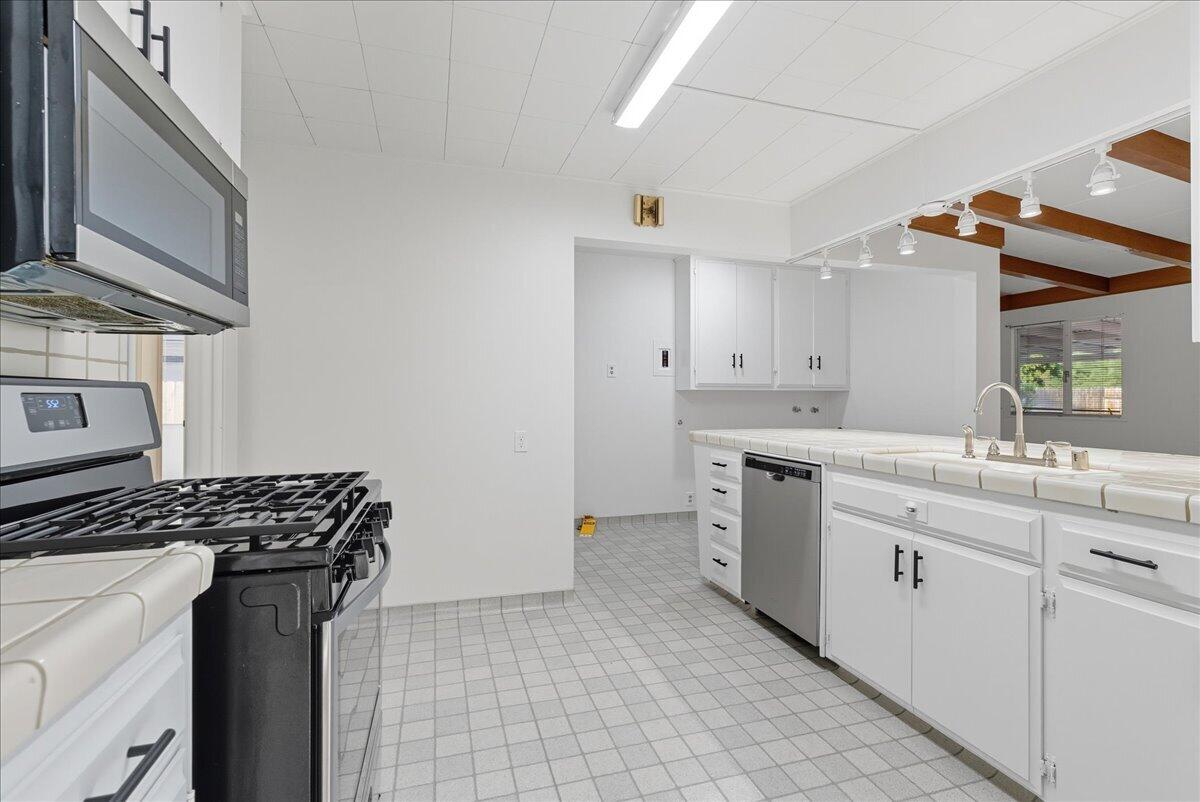 407 Channing Way Way, Exeter