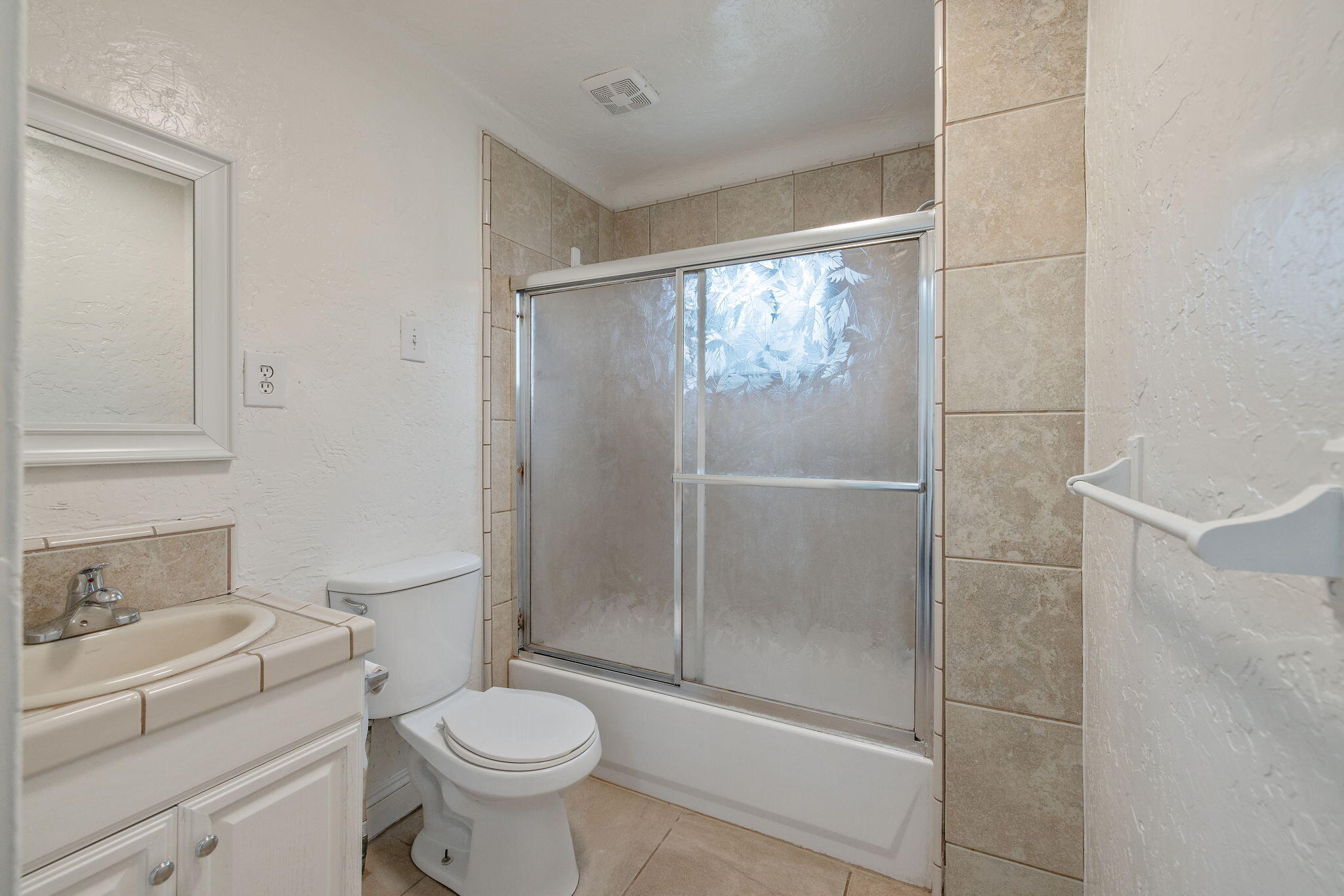 125 N Hicks Street, B