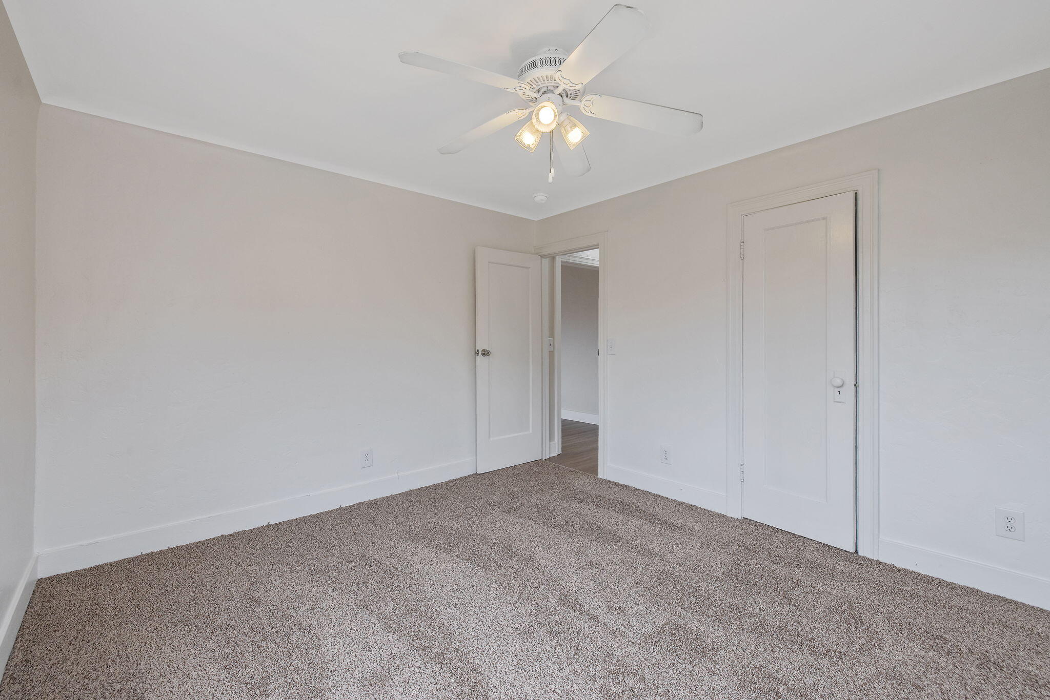 125 N Hicks Street, B