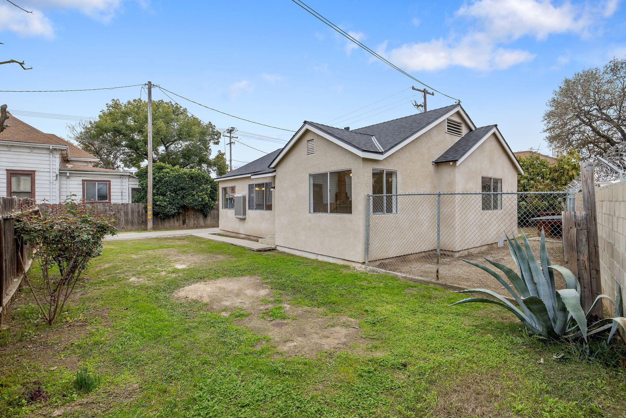 125 N Hicks Street, B