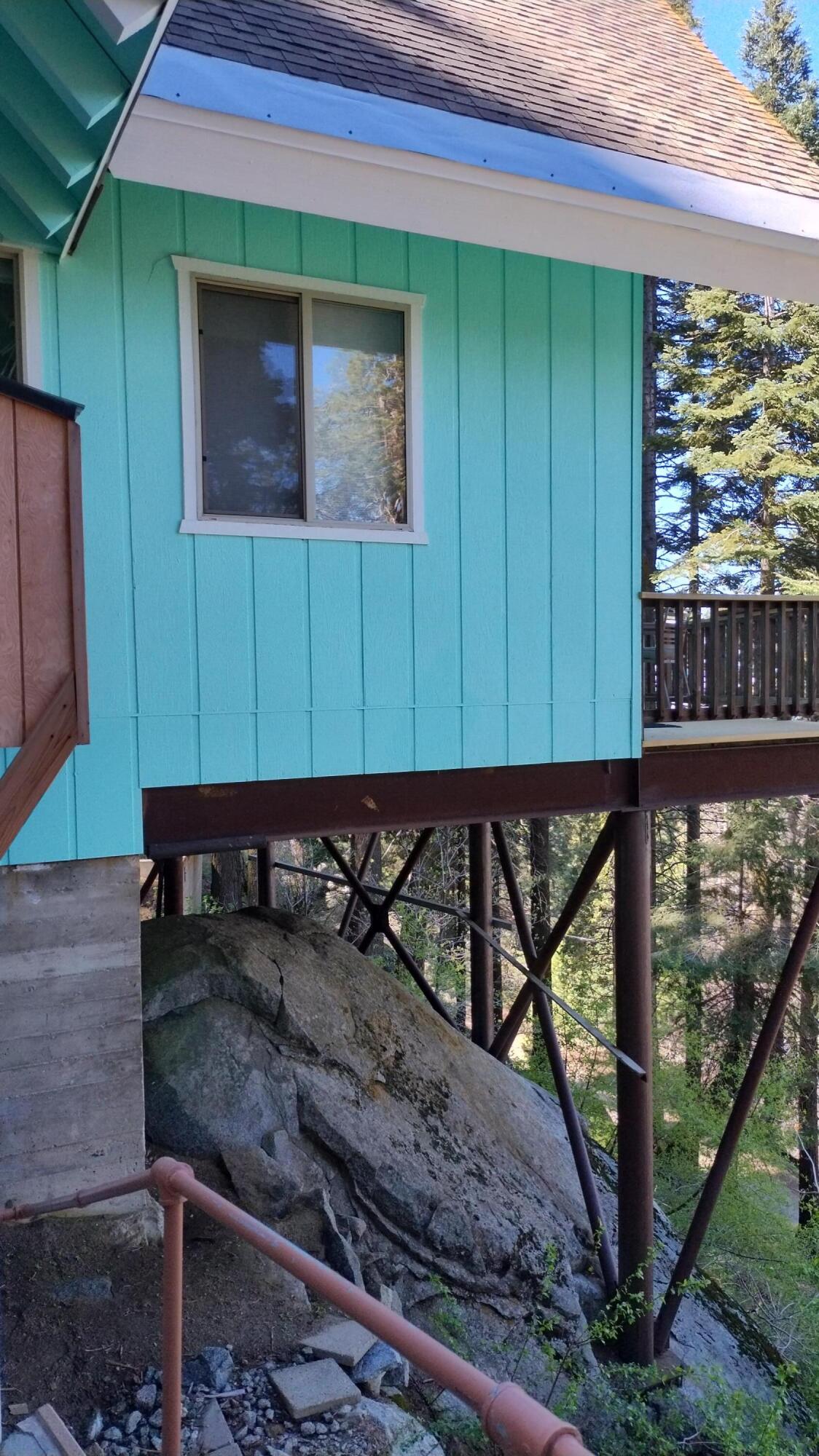 54622 Manzanita Drive