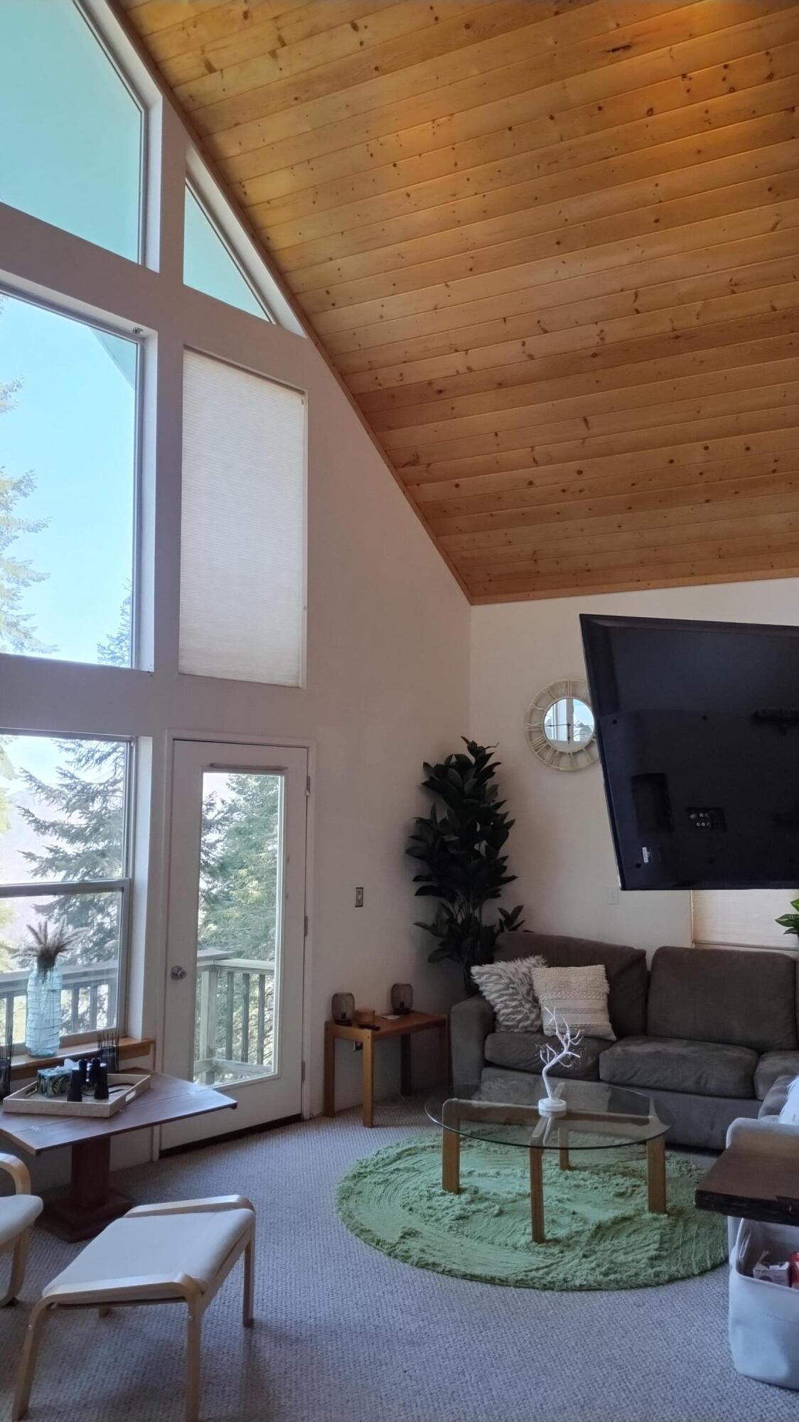 54622 Manzanita Drive