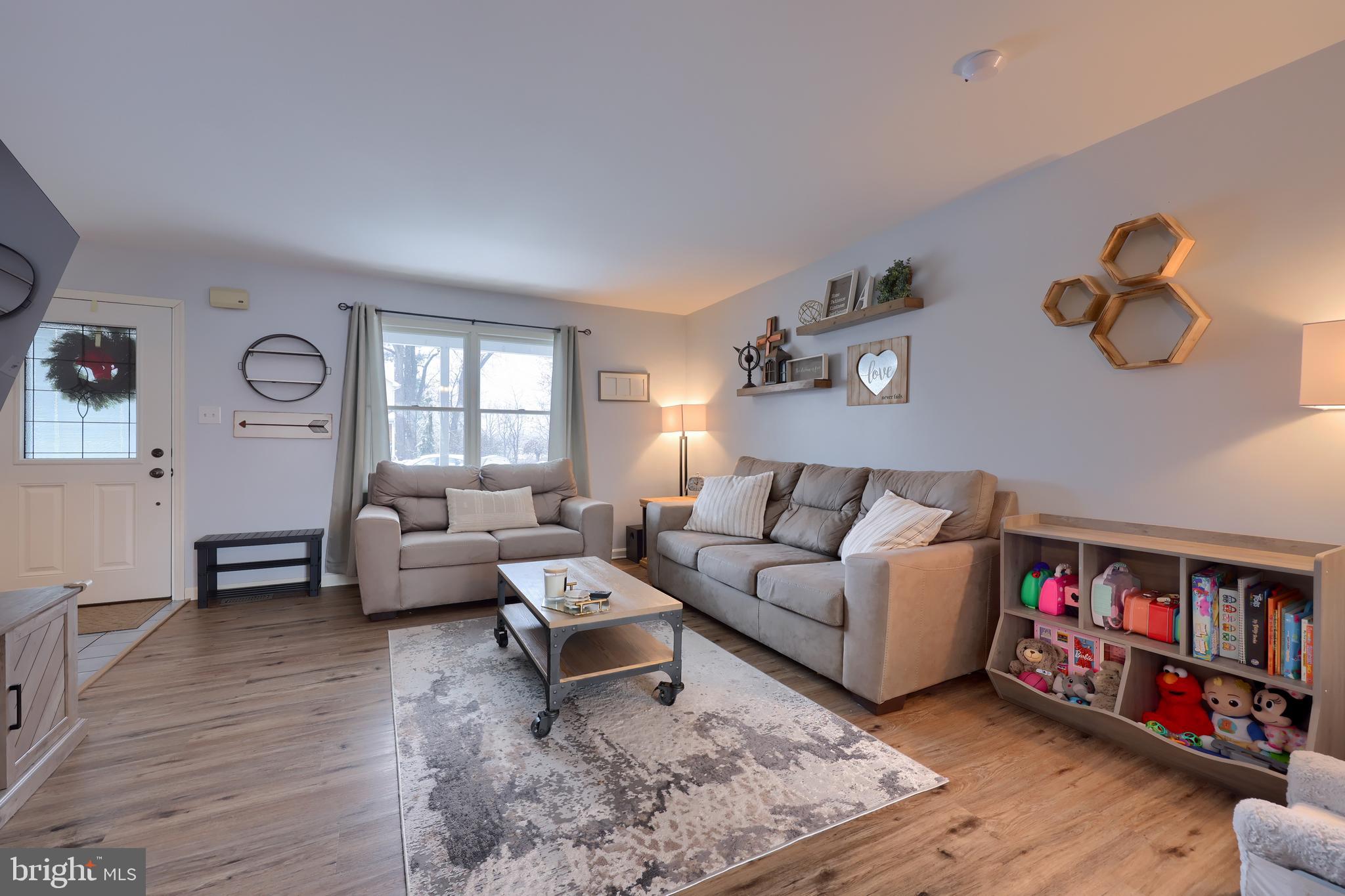 2460 JEFFERSON AVENUE