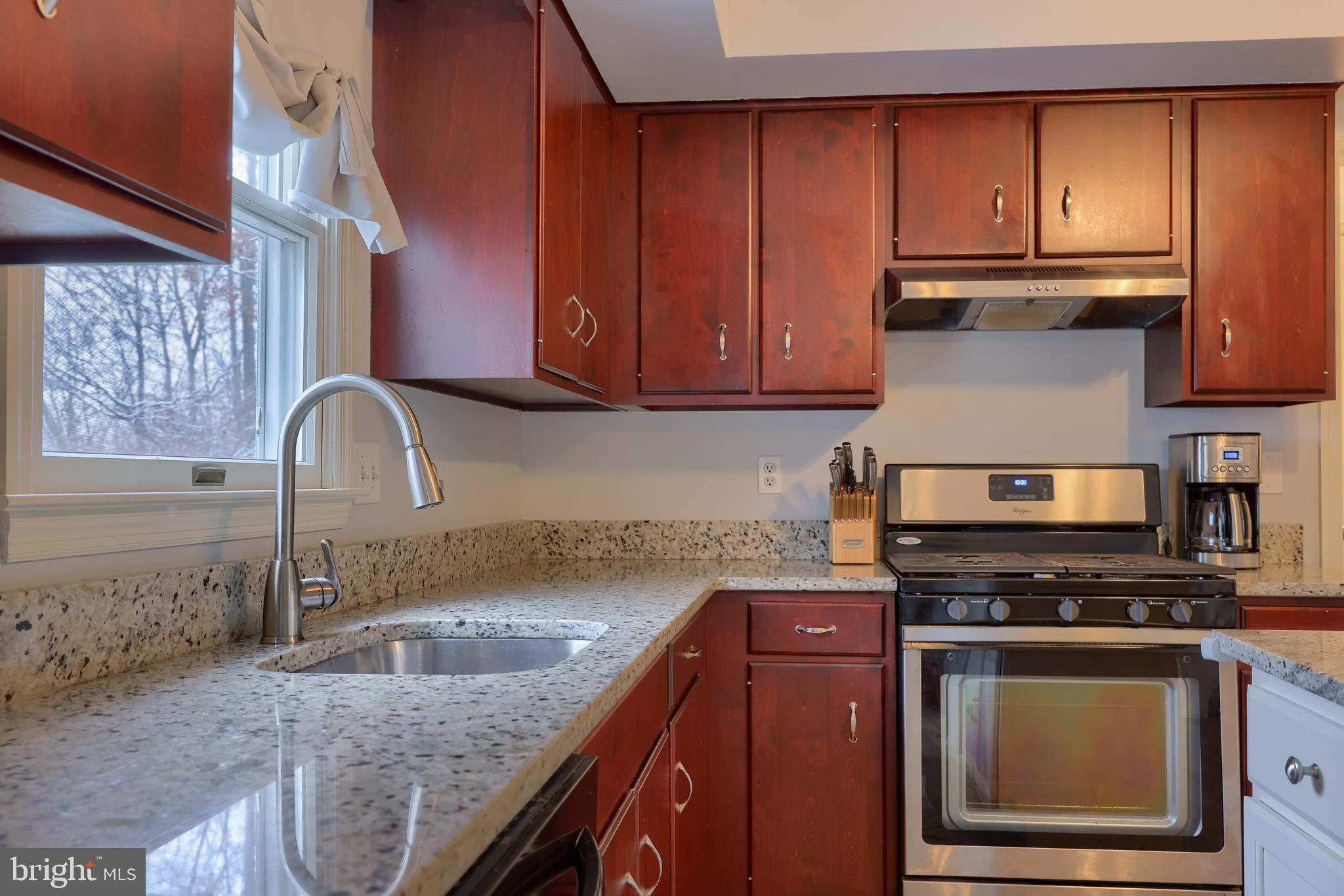 2460 JEFFERSON AVENUE