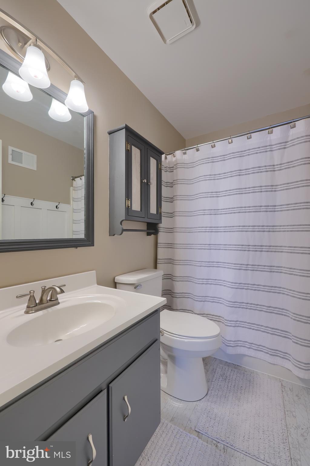 2460 JEFFERSON AVENUE