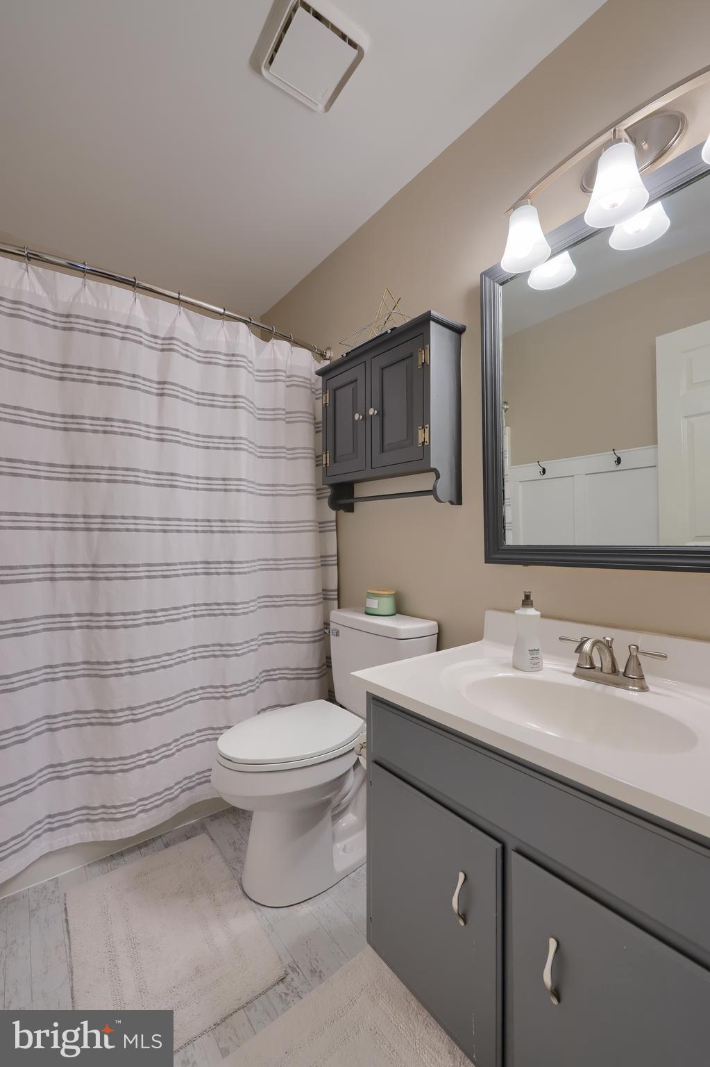 2460 JEFFERSON AVENUE