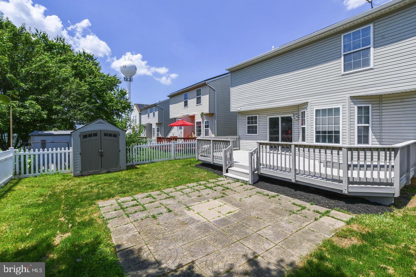 1775 Bennett Pl