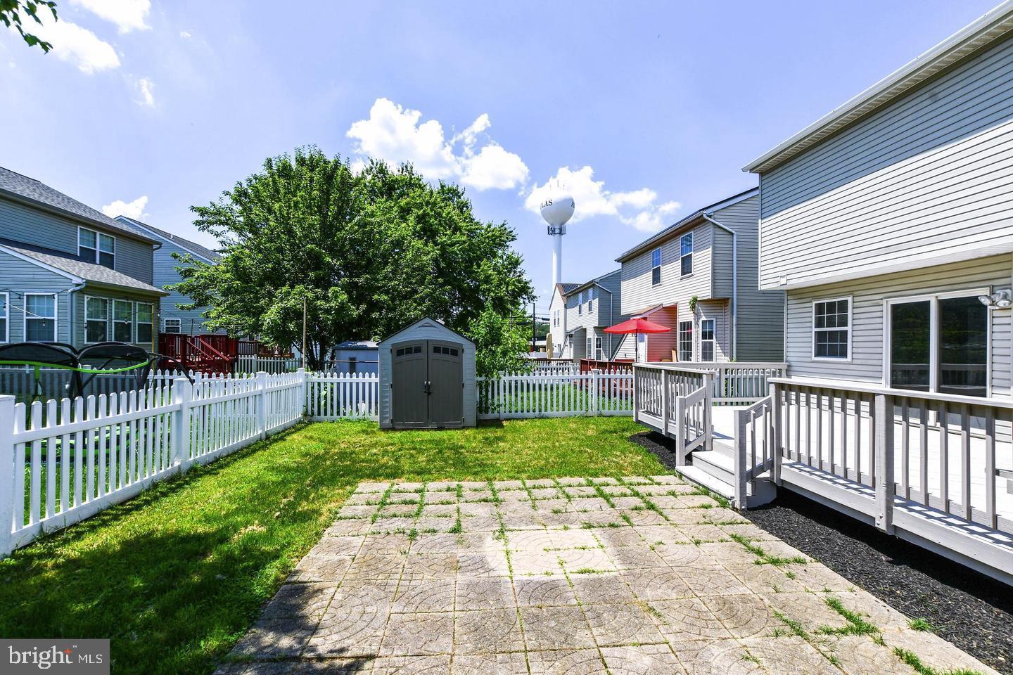 1775 Bennett Pl