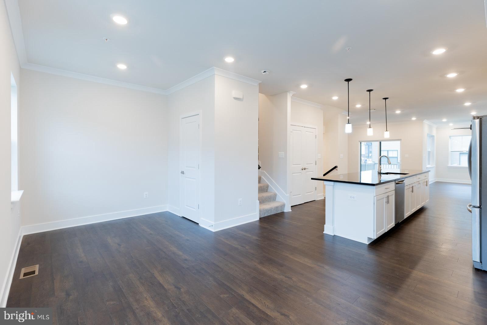 523 Levanna Ln