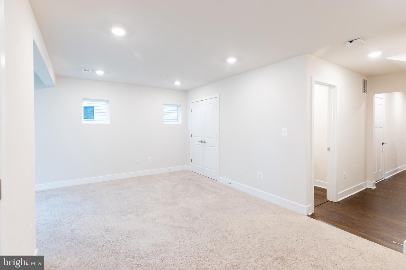 523 Levanna Ln