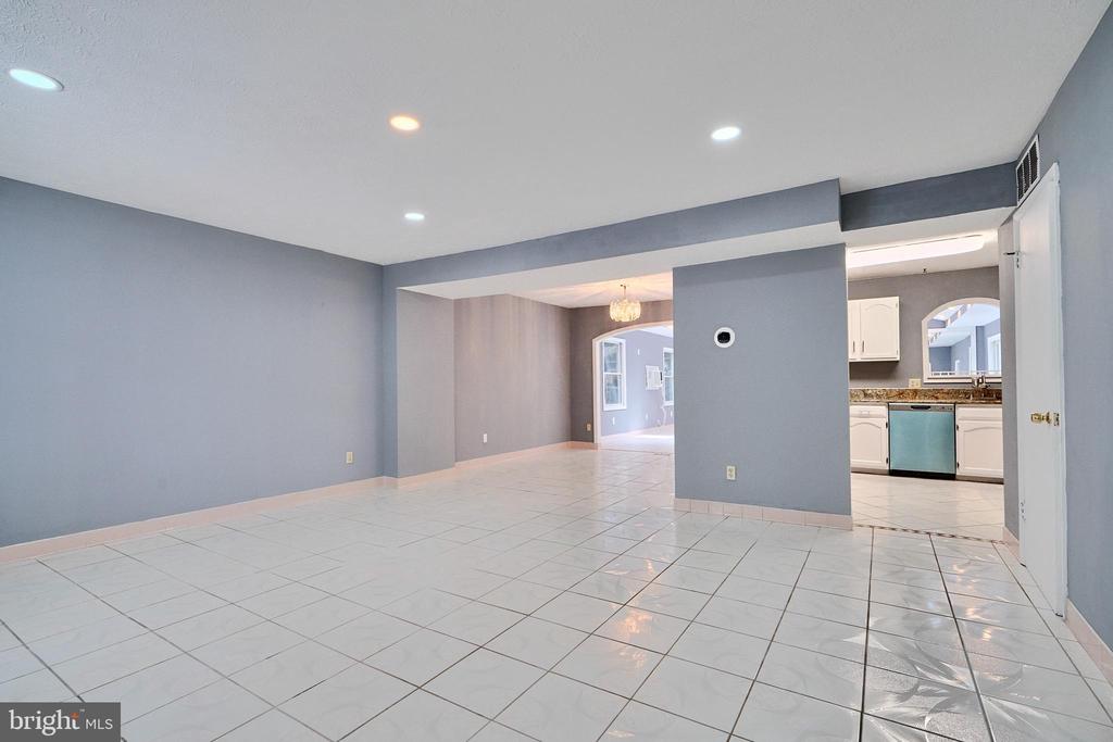 8533 Skipjack Pl