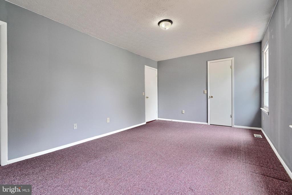 8533 Skipjack Pl
