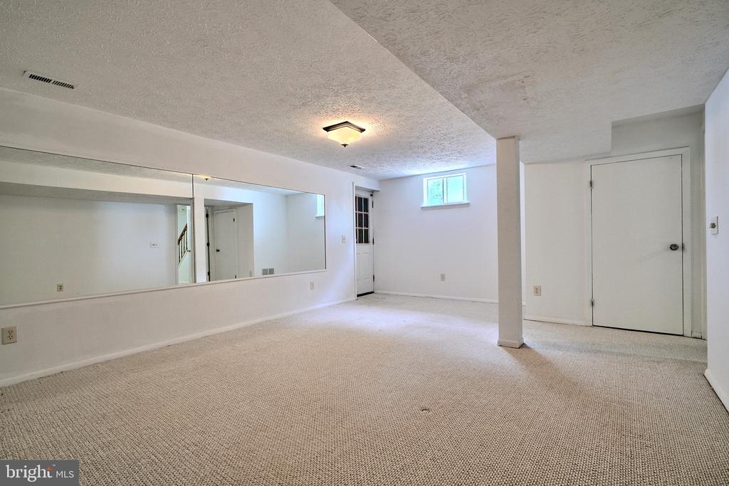 8533 Skipjack Pl