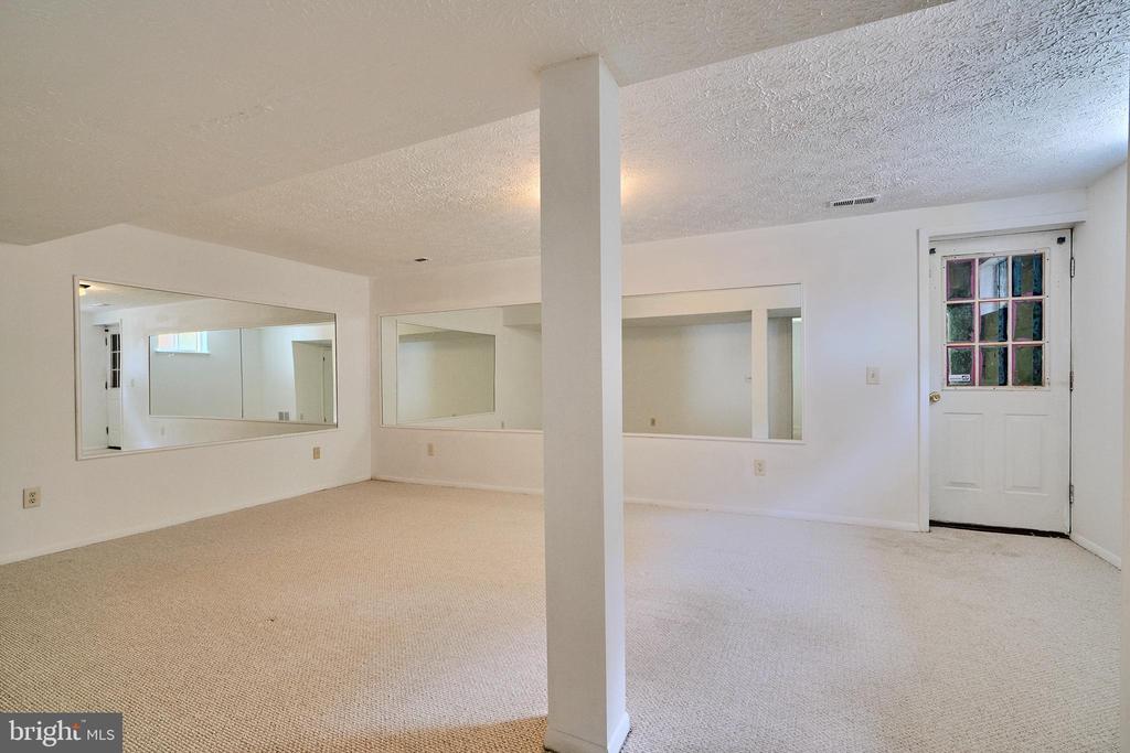 8533 Skipjack Pl