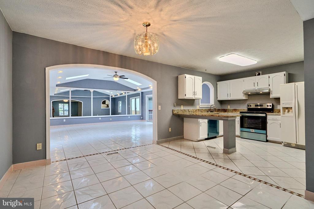 8533 Skipjack Pl