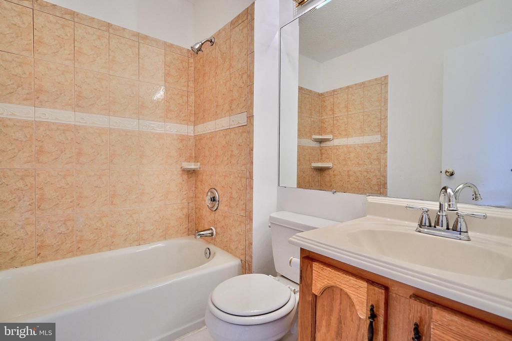 8533 Skipjack Pl