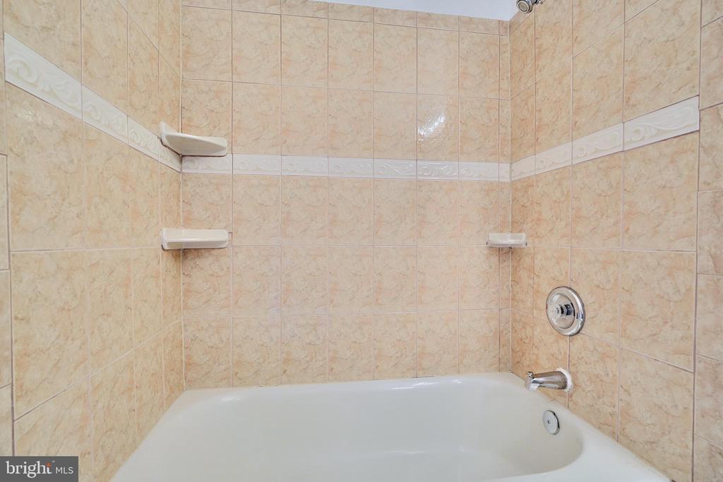 8533 Skipjack Pl