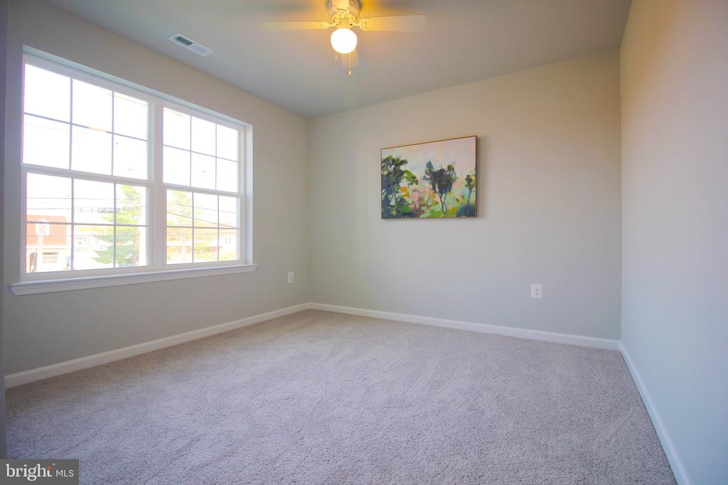 220 GREENWAY ROAD SE