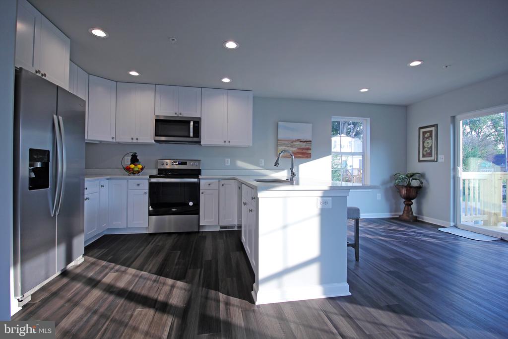 220 GREENWAY ROAD SE