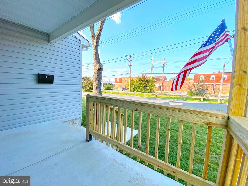 220 GREENWAY ROAD SE