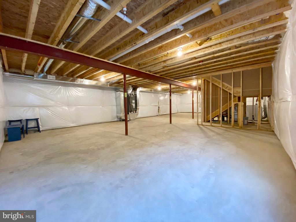220 GREENWAY ROAD SE