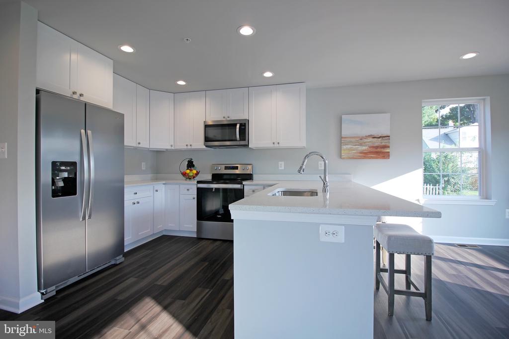 220 GREENWAY ROAD SE