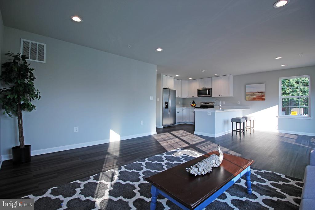 220 GREENWAY ROAD SE