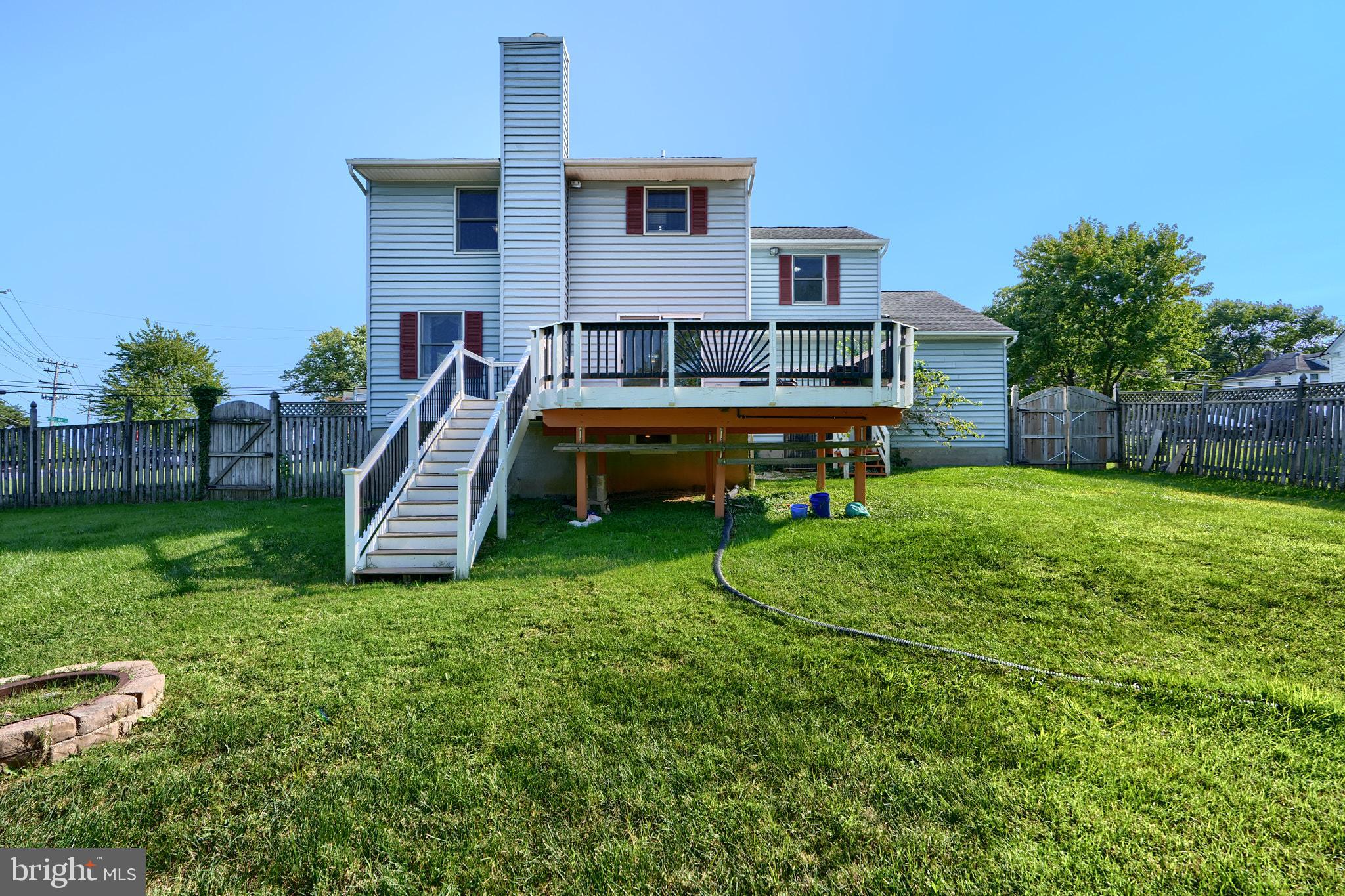 100 Poplar Ave