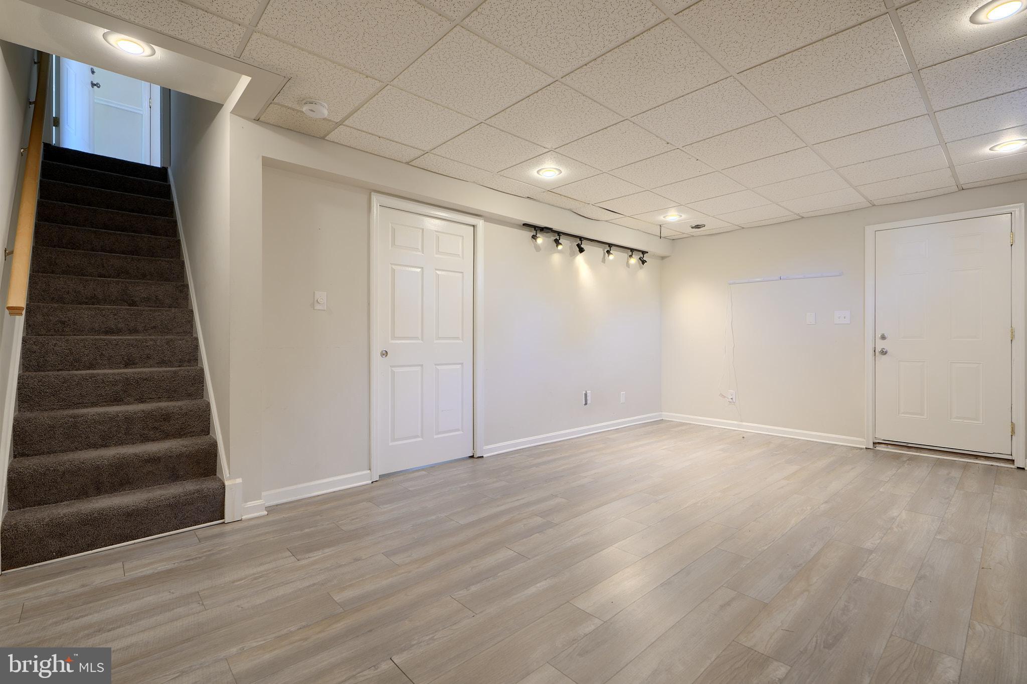 100 Poplar Ave
