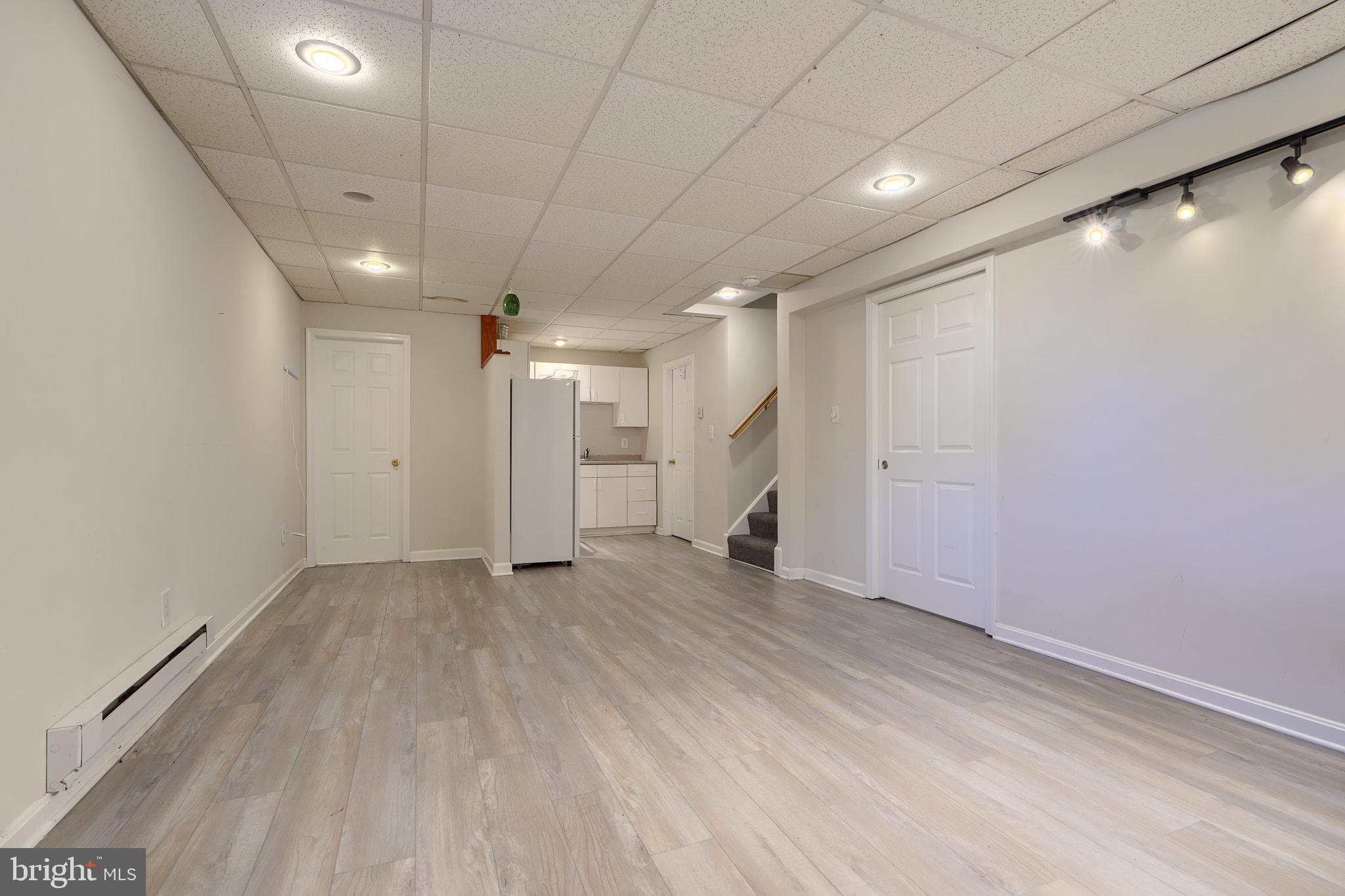 100 Poplar Ave