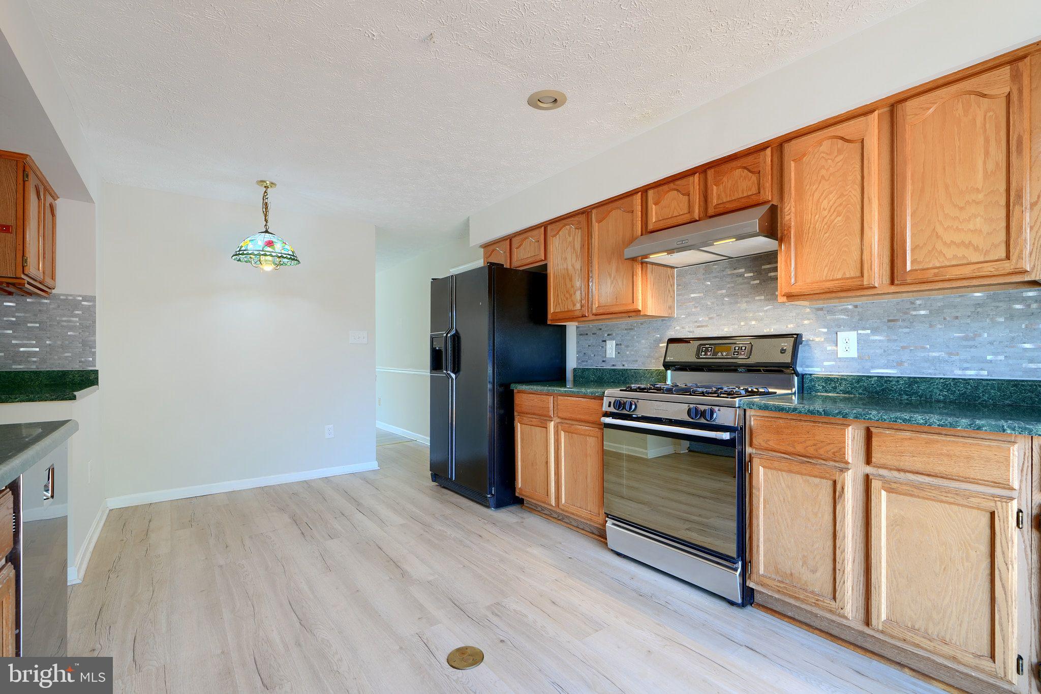 100 Poplar Ave