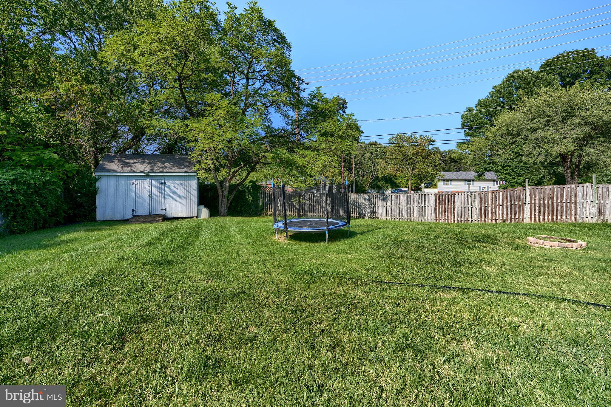 100 Poplar Ave