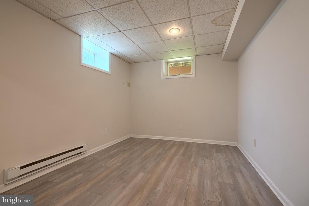 100 Poplar Ave