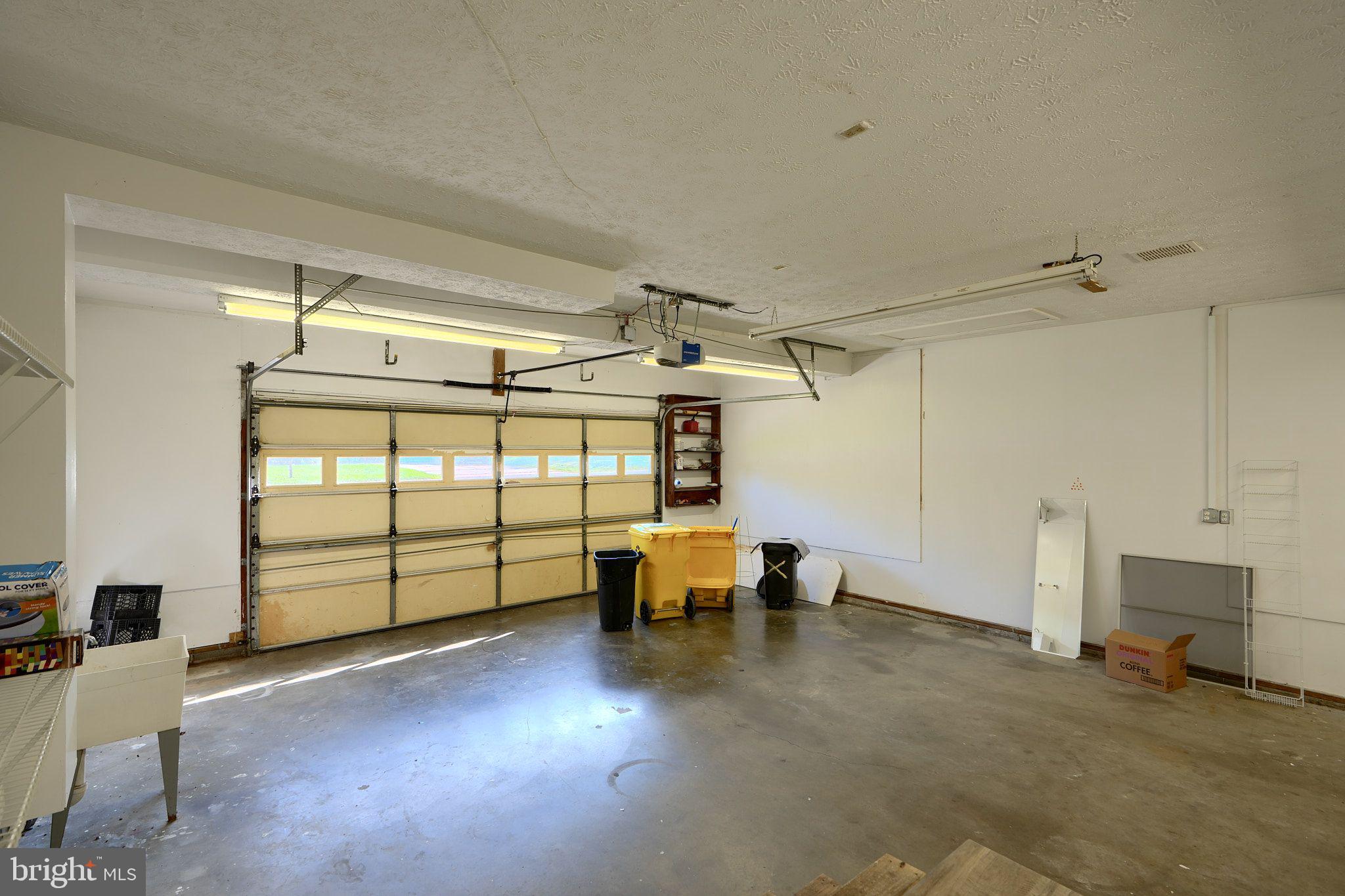100 Poplar Ave