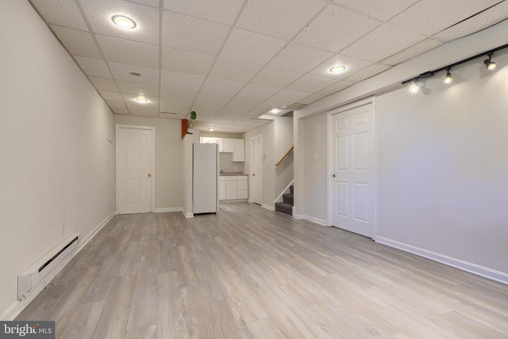 100 Poplar Ave