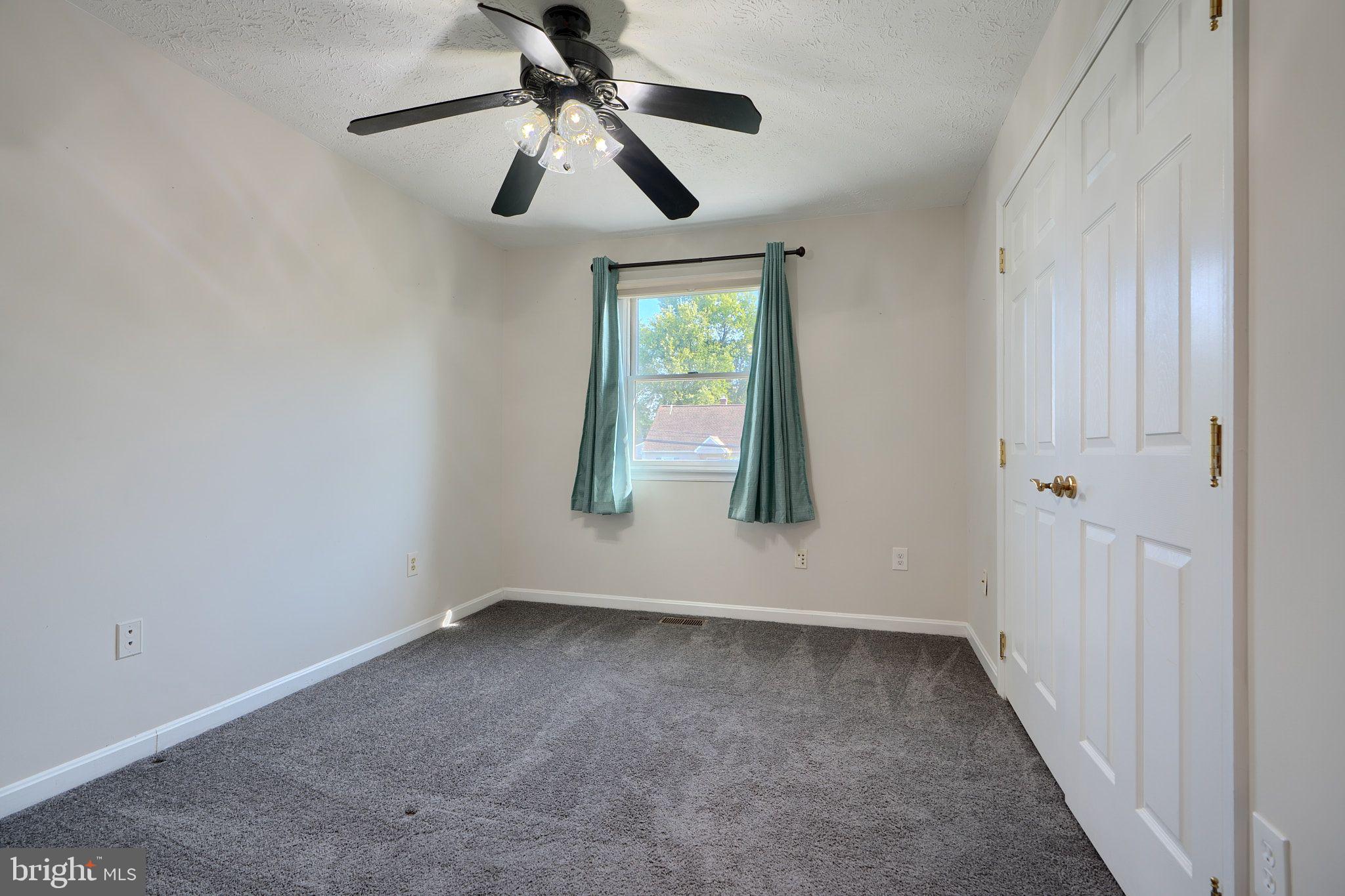 100 Poplar Ave