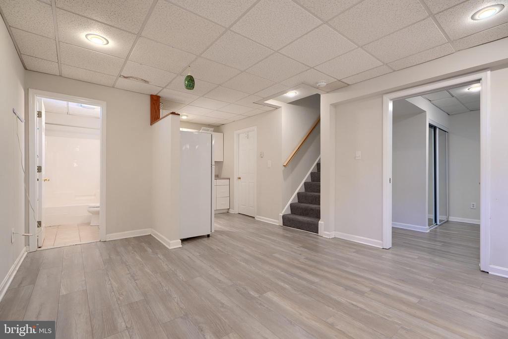 100 Poplar Ave