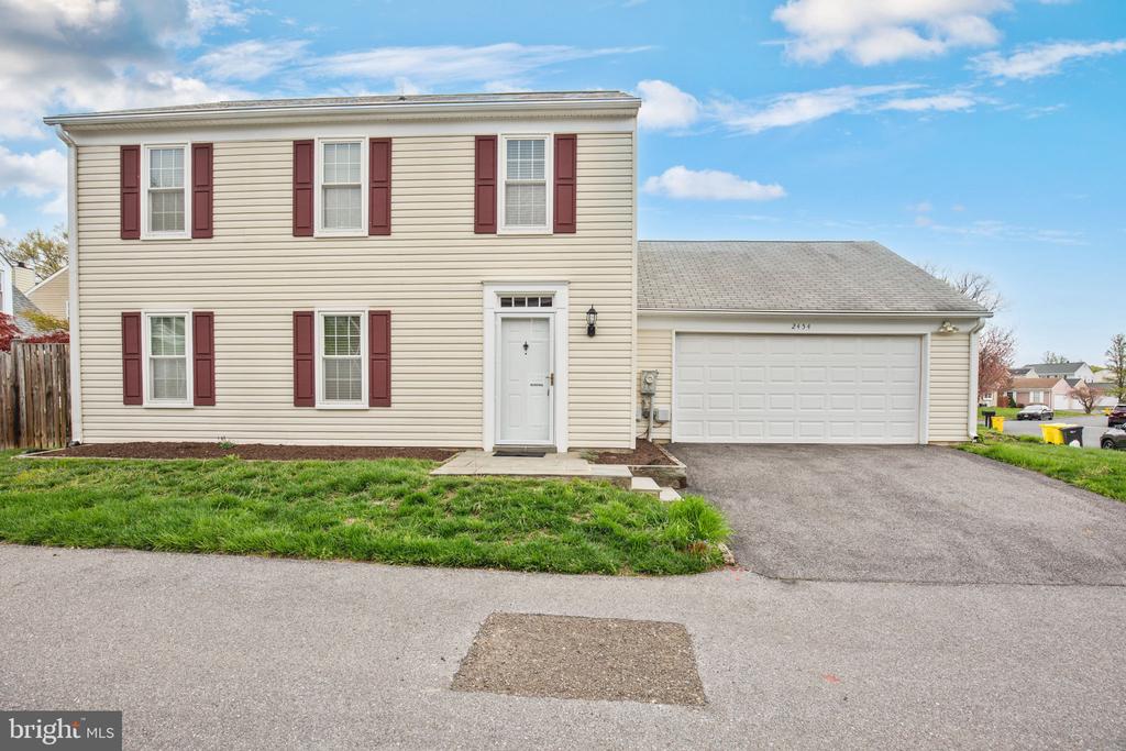 2454 YARMOUTH LANE