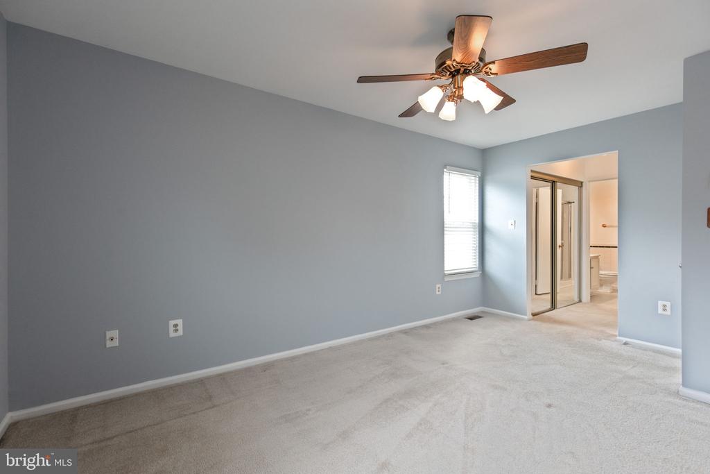 2454 YARMOUTH LANE