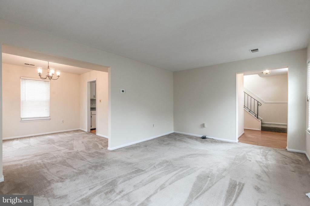 2454 YARMOUTH LANE